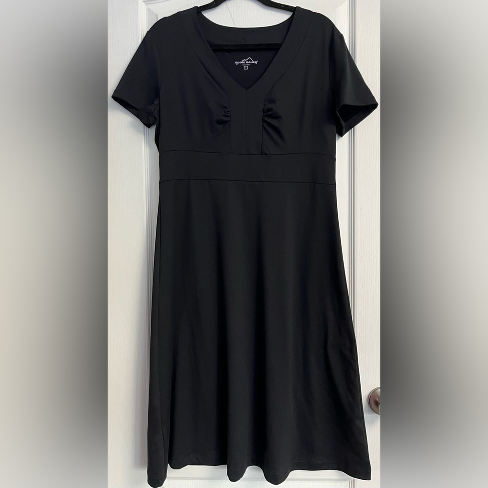 Eddie Bauer NWOT Women's Large Black Short Sleeve V-Neck Travel Dress